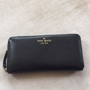 Kate spade pebbled leather wallet. Black